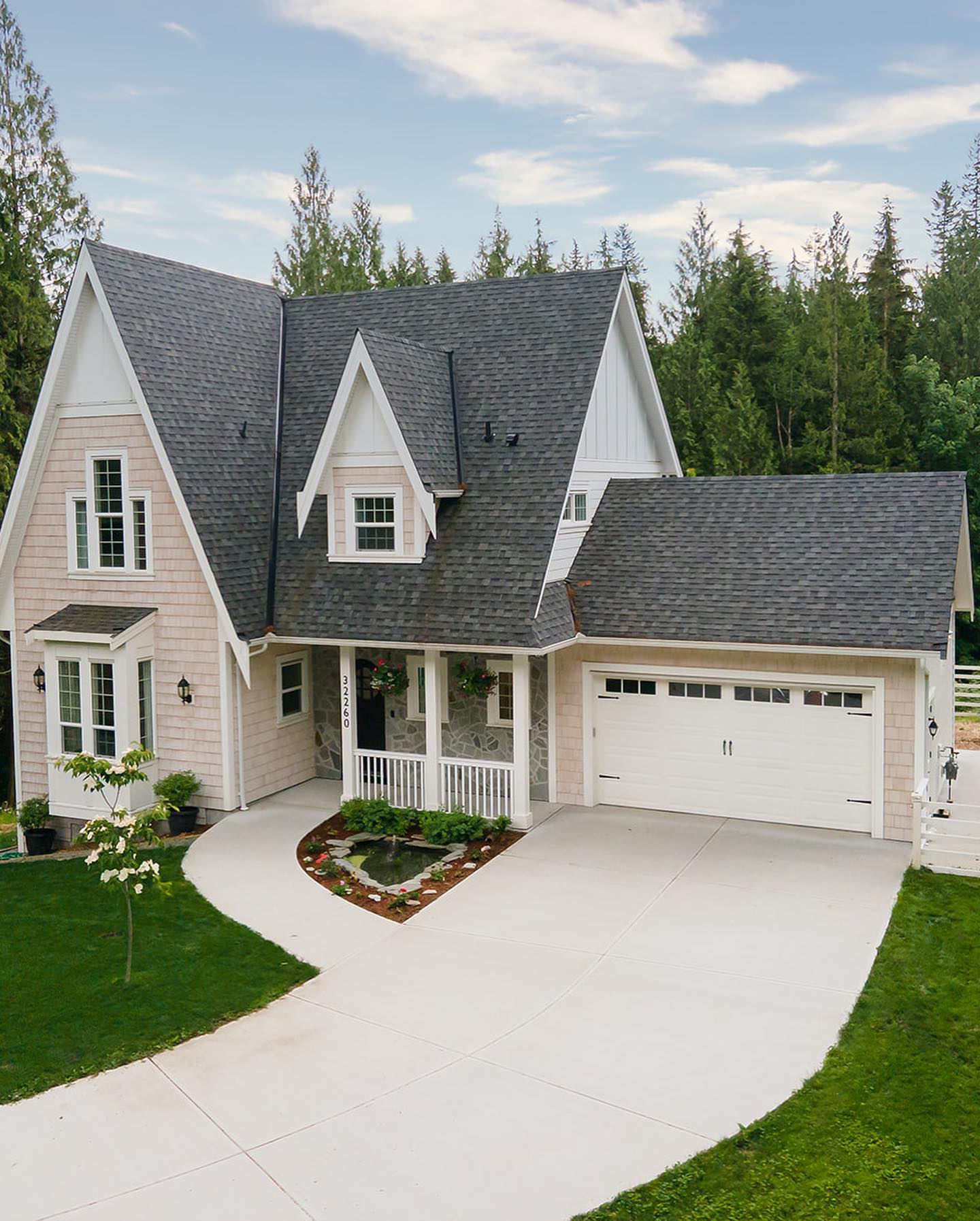 32260 Dewdney Trunk rd Mission BC.
@colemanwcreative catching the angles that prospective buyers want to see.
@taylor_brass_creative