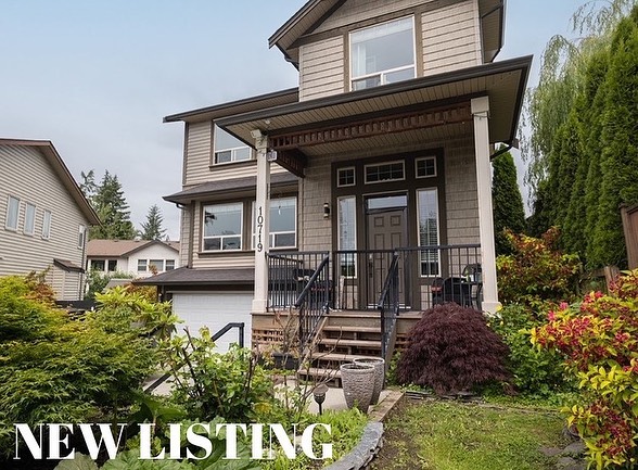 NEW LISTING!
10719 Beecham Pl
Maple Ridge, B.C.
3bed | 4bath | 2,760sqft | 7,837sqft lot.
Offered at $1,389,900
THE BIG LOT ON BEECHAM | Quietly located at the end of Beecham cul de sac. The 3 level home features 3 spacious bedrooms + flex area, 3.5 bathrooms & over a thoughtfully laid out 2760sqft, all sitting on a large, 7837sqft lot. The open concept main floor features a large kitchen with quartz countertops, s/s appliances, and newer vinyl plank floors. All walking out to your spacious composite deck with gas hookups, wired with outdoor speakers, hot tub, paving stone patio, gas fire pit & storage shed and fully irrigated backyard. All three bedrooms are upstairs including the large master bedroom and ensuite. The Basement has a large rec room that could act as a nanny suite or 4th bedroom, with full bar, wine fridge, sink, all wired for surround sound/home theatre. Close to schools & Transit.