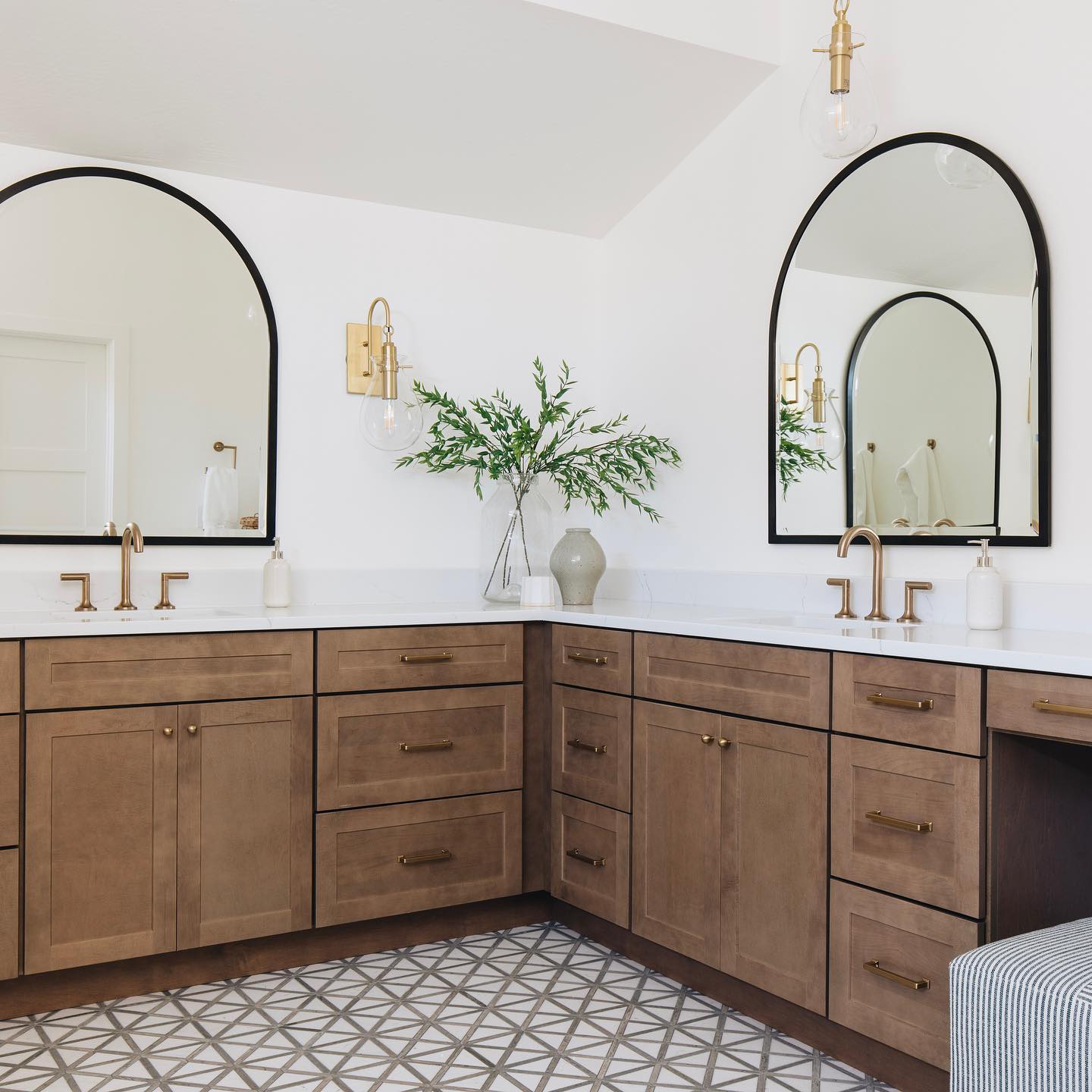 Loving the look of this amazing bathroom! #bathroomcabinets #bathroomgoals
