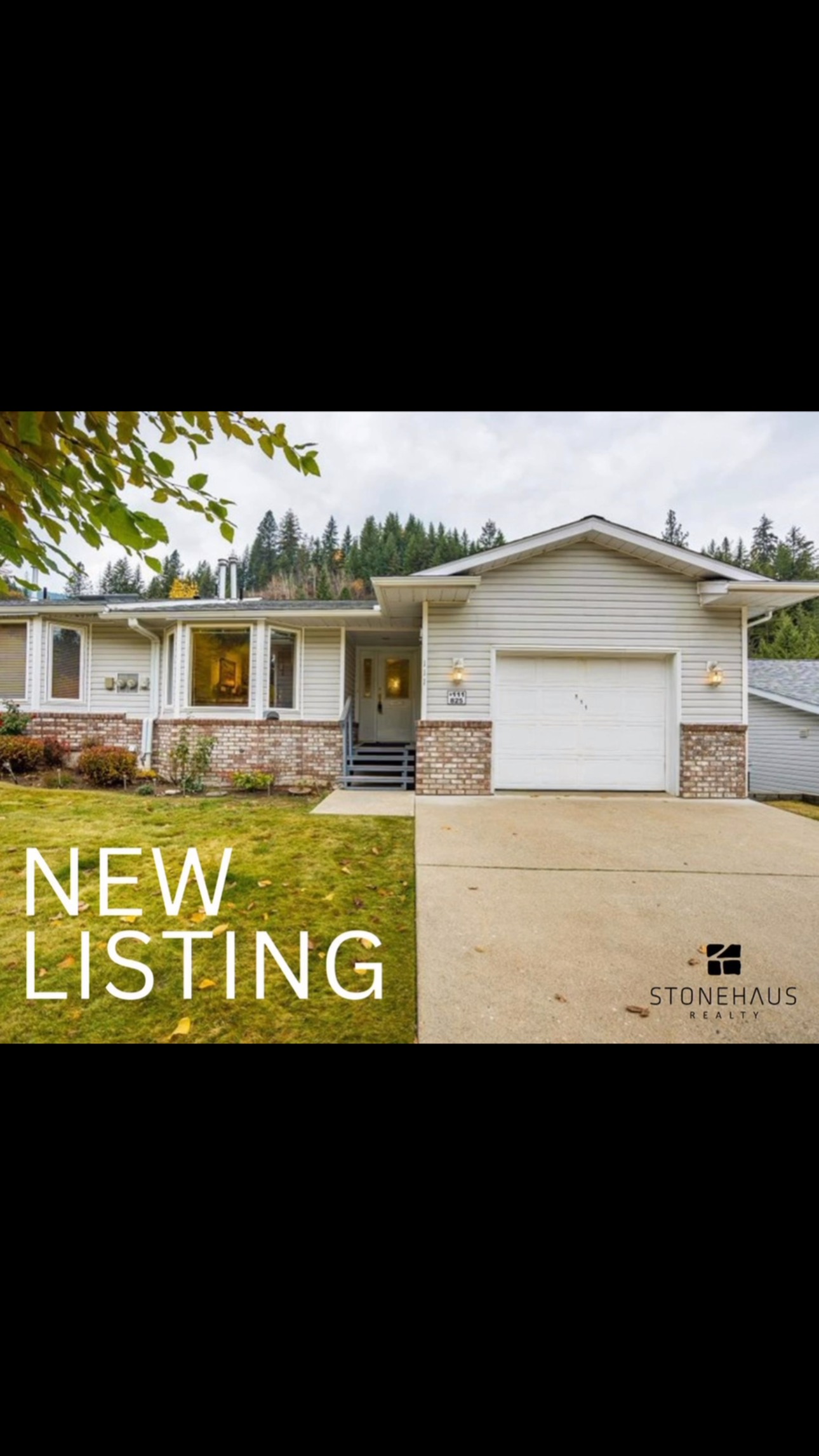 NEW LISTING. 🏡
#111-825 Merrycreek road Castlegar BC
3 bed | 3 bath | 2548 sqft
Offered at $499,999
Discover the perfect blend of comfort and entertainment in this spacious townhouse in Castlegar! Ideal for a large family or those who enjoy hosting, this 3-bedroom, 3-bath home is move-in ready with quick possession available. Boasting one of the largest floor plans in the neighborhood, the layout ensures both convenience and style. The upper floor offers an inviting open-concept living and dining area that flows seamlessly into a kitchen with abundant cabinet space. Step onto the covered balcony for breathtaking views of the Selkirk mountain range—a serene backdrop for morning coffee or evening relaxation. This floor also features a massive master bedroom with a private ensuite, a generously sized second bedroom, and a 4-piece bathroom. Head downstairs to discover a third bedroom, an additional 3-piece bathroom, and a spacious family room designed with space for both a pool table and ping-pong table—perfect for family fun or entertaining guests. Completing this level is a roomy laundry area, storage room, and easy access to all the essentials. With an attached garage and a large private driveway, this property offers both convenience and ample parking. If you’re searching for a low-maintenance home close to local amenities, this townhouse delivers in both comfort and lifestyle. Don’t miss out on making this exceptional home yours.
#castlegar #realestateforsale #realtor #homesforsale #realestatesales #realtorlife🔑🏠