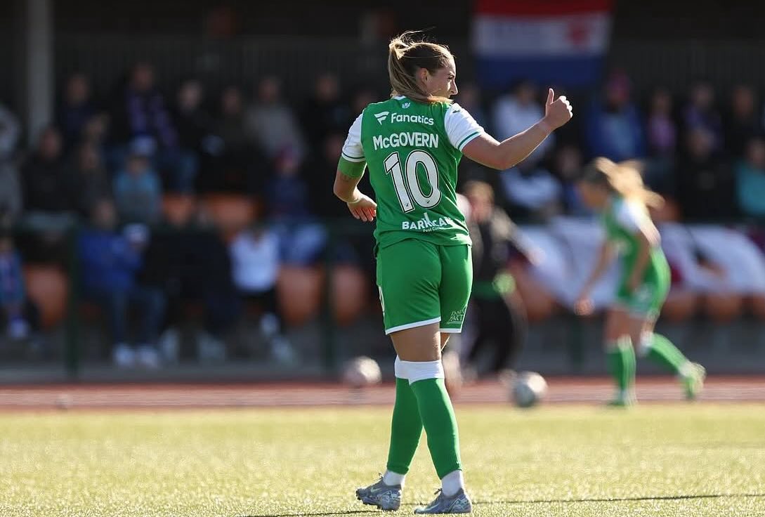 What a weekend for @hibernianwomen star @kathleenmcgovern_ scoring the opener in a massive top of the table win yesterday ๐ธโจ looking sharp with our white grip socks under her match kit!