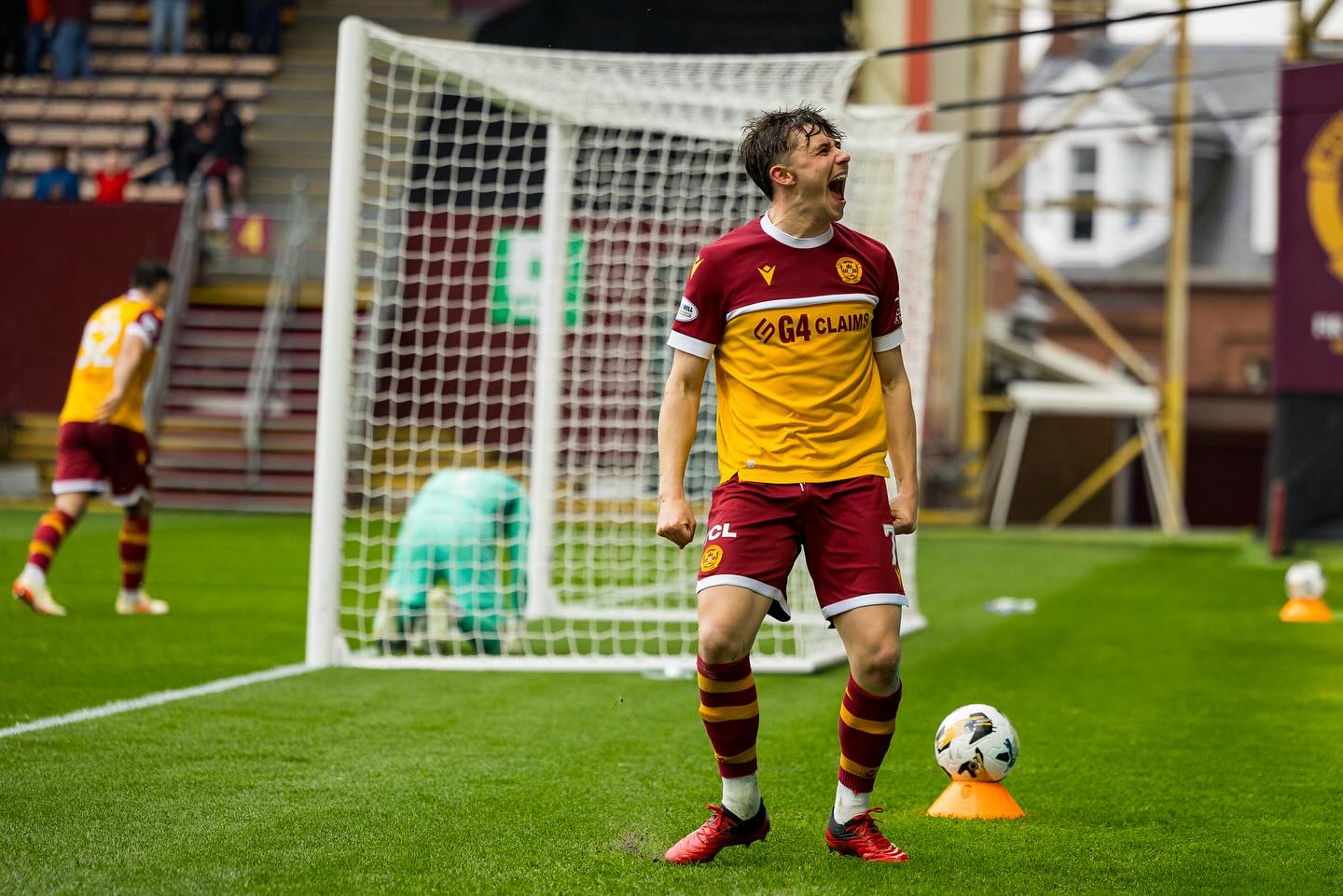 Two fantastic results for @motherwellfc and @partickthistleofficial respectively yesterday โจ๐ธ Great to see the players trusting us with their match wear ๐