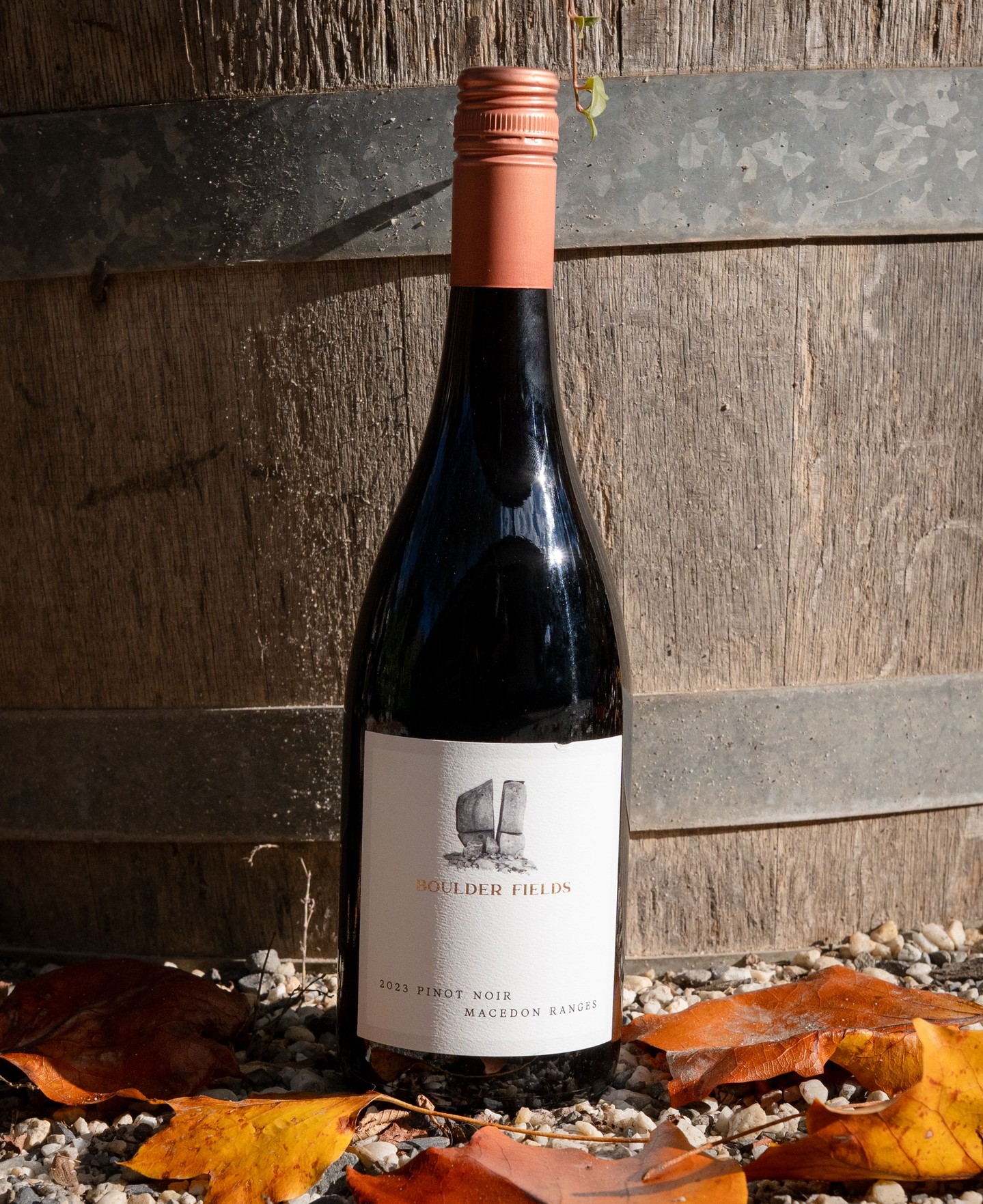 From the cool-climate slopes of the Macedon Ranges, this elegant Pinot Noir reflects the purity of the region. Expect lifted aromas of dark cherry and cranberry with a gentle earthy undertone. The palate is fine and savoury, with subtle spice and silky tannins rounding out a clean, structured finish.
Find it on the Trading Post shelves!
.
.
.
.
#mountmacedontradingpost #mmtp #mtmacedontradingpost #auspost #mtmacedon #mountmacedon #macedon #woodend #macedonranges #macedonrangeswine #macedonrangesfoodie #macedonrangesnaturallycool #daylesfordmacedonranges #visitvictoria #onehourout #onehouroutofmelbourne #smallbusinessvictoria