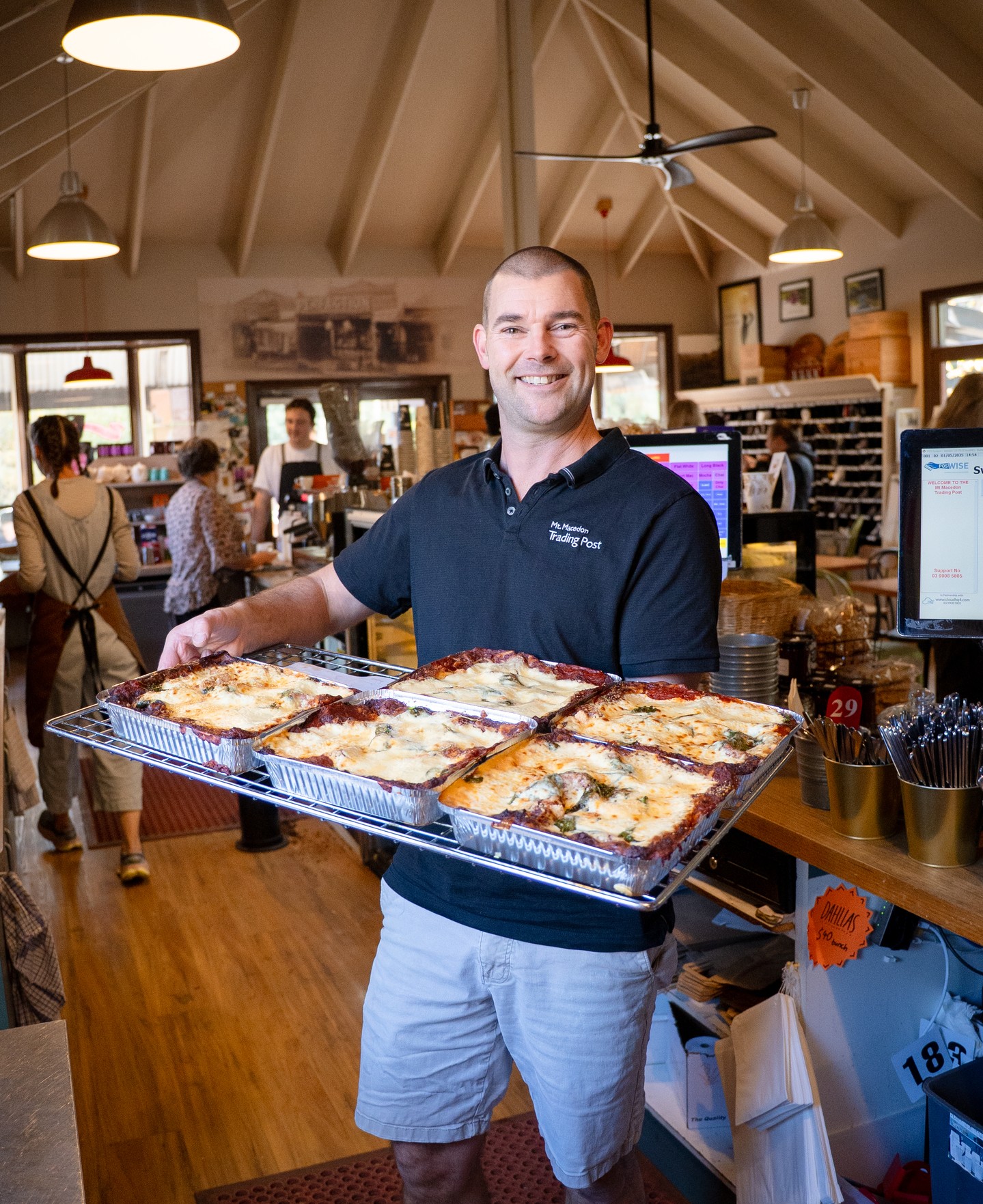 The cabinet is bursting with delicious treats for one hungry tummy, as well as family sized meals for several more! All made with love right here in the Trading Post kitchen 👩🏻🍳
.
.
.
.
.
#mountmacedontradingpost #mmtp #mtmacedontradingpost #auspost #mtmacedon #mountmacedon #macedon #woodend #macedonranges #macedonrangeswine #macedonrangesfoodie #macedonrangesnaturallycool #daylesfordmacedonranges #visitvictoria #onehourout #onehouroutofmelbourne #smallbusinessvictoria