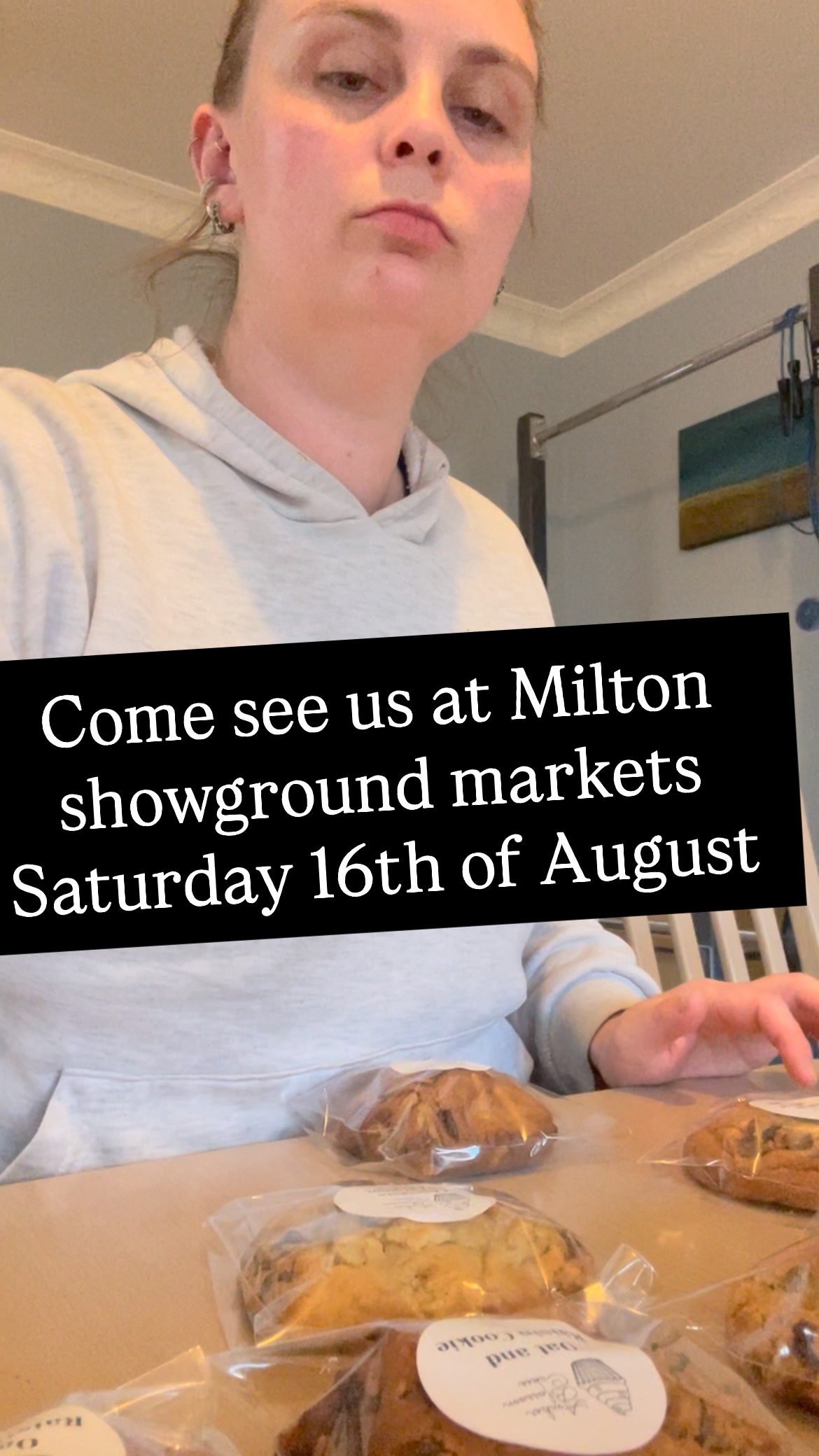 Milton Showgrounds markets this Saturday! 🍪✨
We’ll have:
🍪 Jumbo cookies
🍪 6-packs of cookies
🍪 Buttery shortbreads
🥜 Toffee crunch nuts
🥜 Honey toasted macadamia
🥣 Crunchy granola in our gorgeous new packaging!
Come stock up on your favourites and try something new – perfect for your weekend treat stash! 💛
#MiltonMarkets #AmberBlossomCakes #MarketDayTreats #JumboCookies #ShortbreadLove #FreshlyBaked #SouthCoastMarkets