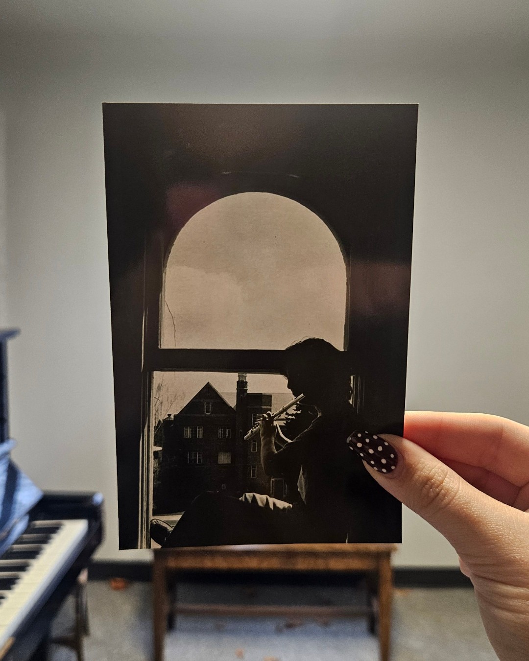 🎼 Then and now: 1985/2025 🎵
📸: Ridenbaugh, photo courtesy of the @uofilibrary archives.
#ThrowbackThursday #ThenAndNow #PhotoRecreation #Flute