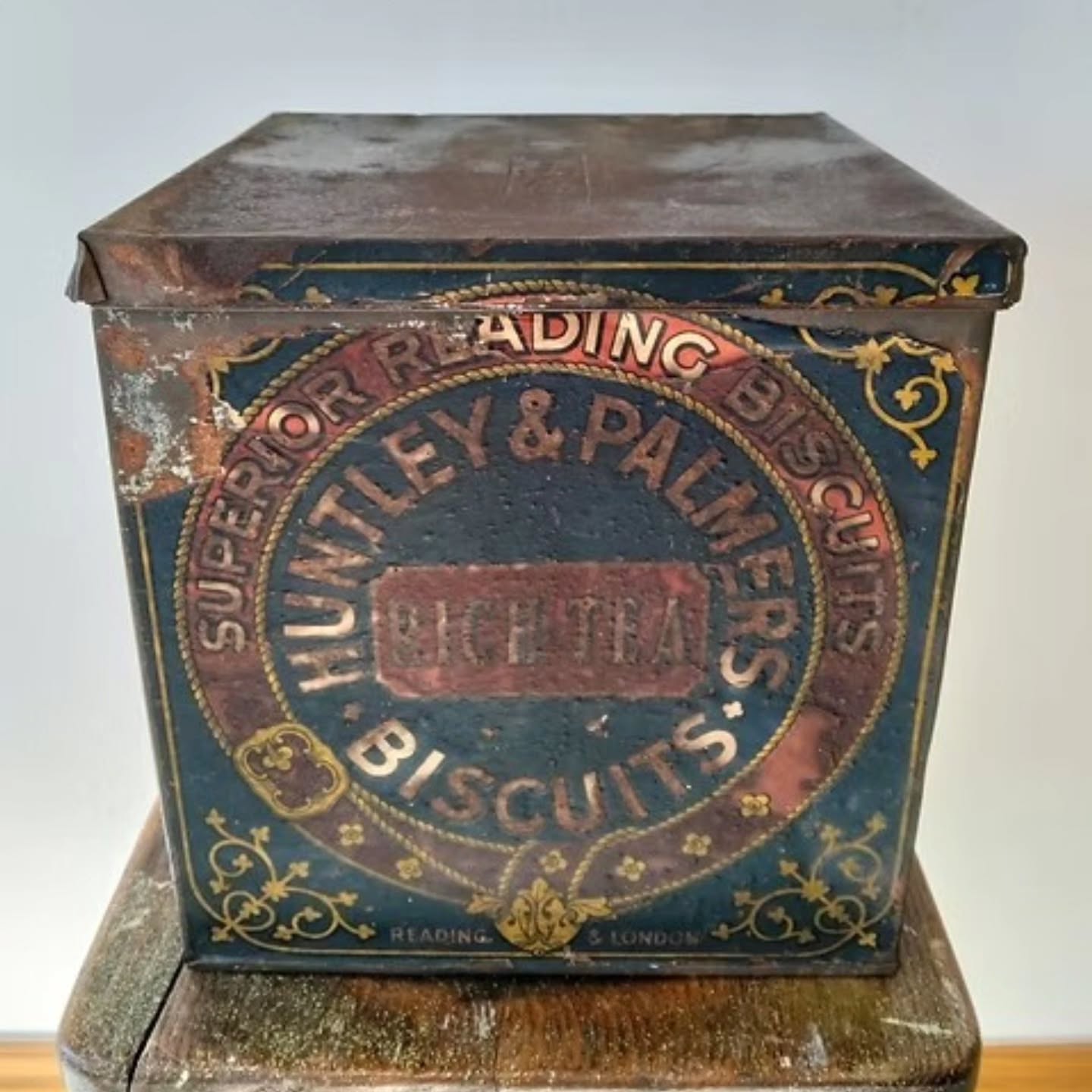 Antique Huntley & Palmers “Rich Tea” shop counter Biscuit Tin Superior Reading | https://share.google/QDWmapEmK6ifmLDQV #stufftoyouandme