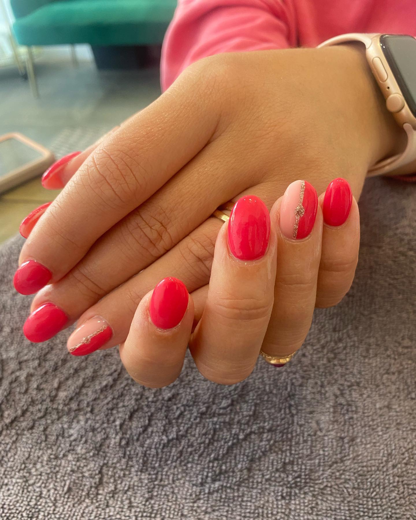 Another day, another set of summery nails 😍😍 ☀️